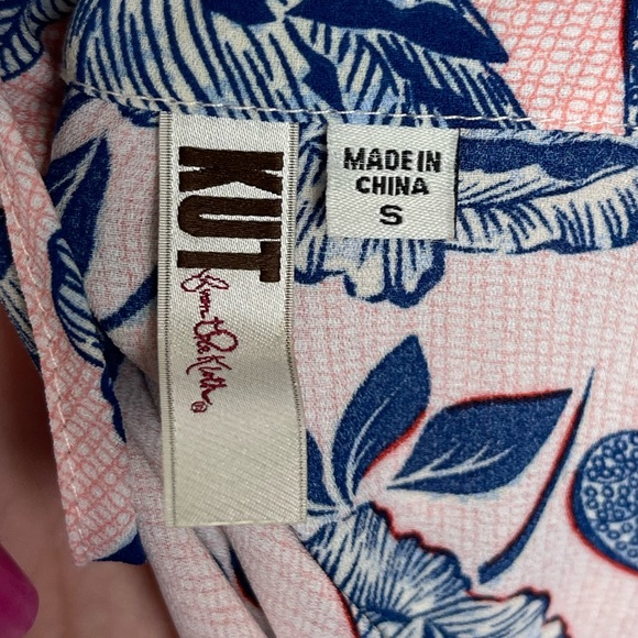 Kut from the Kloth Adriana Cold Shoulder Blouse Pink Floral Print Size Small - Picture 7 of 9